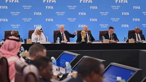 【独家爆料】皇马备战遇阻：超级新星姆巴佩领衔，多位核心球员缺席关键训练！