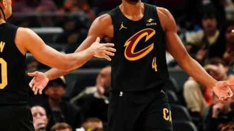 日本U20后卫共铸亚洲巅峰梦，荣耀征战世界杯